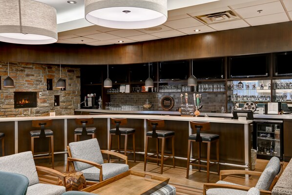 Bar (on property) - Four Points by Sheraton Toronto Mississauga (Mississauga)