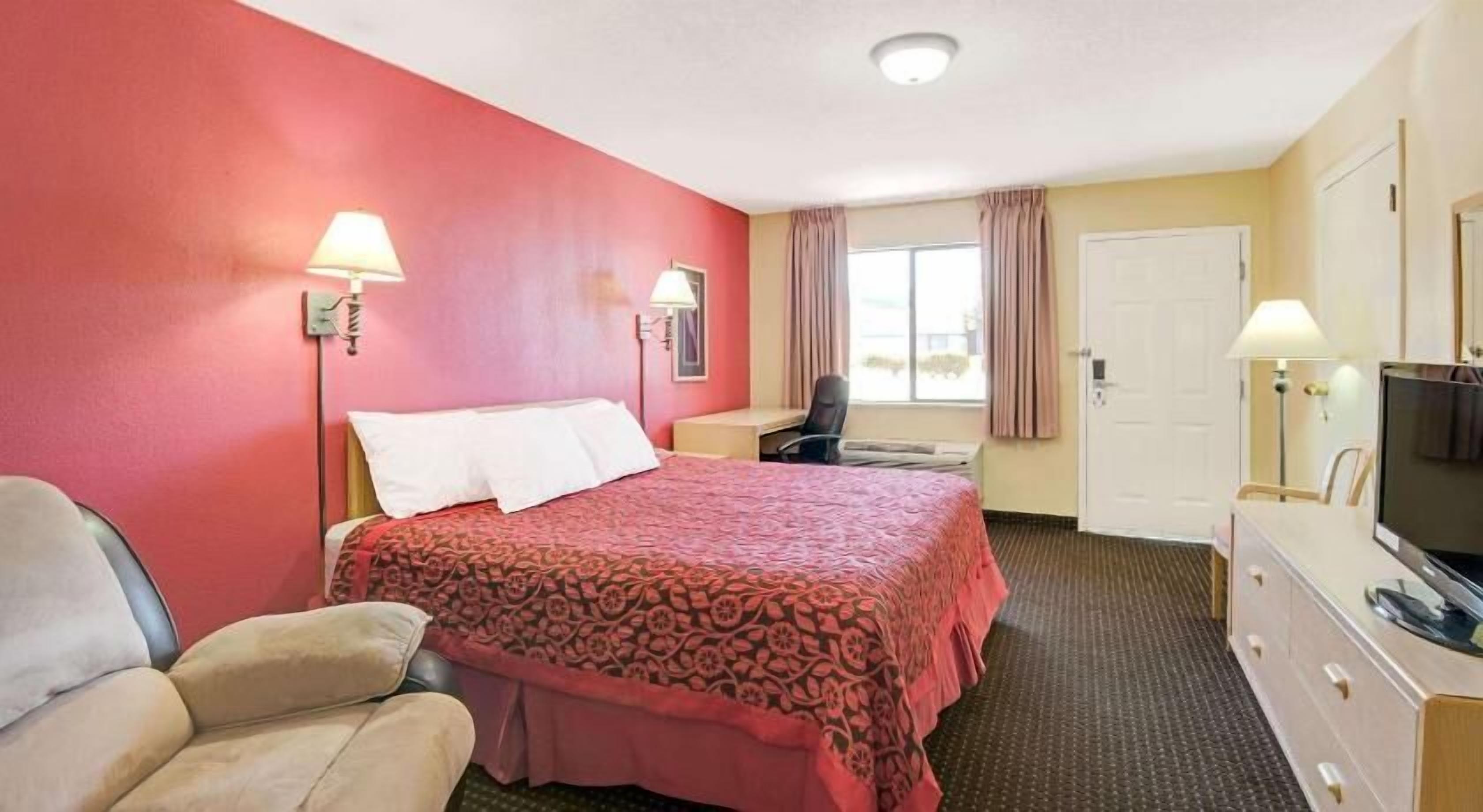 Desk, blackout drapes, free WiFi, bed sheets