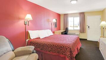 Escritorio, cortinas blackout y cunas gratuitas