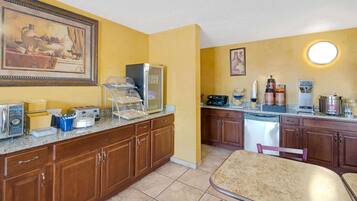 Petit déjeuner à emporter compris tous les jours