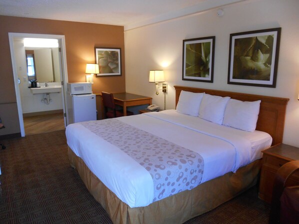 Desk, cribs/infant beds, rollaway beds, free WiFi - Motel 6 Houston Medical Center Reliant Park (Houston)