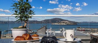 Suites At Fishermans Wharf