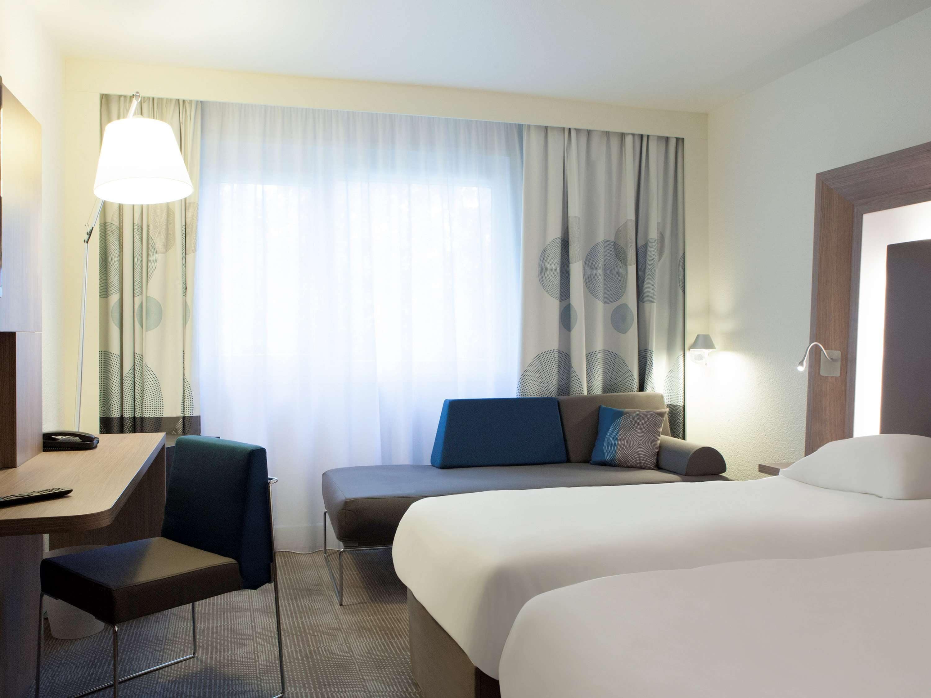 Classic Room, 1 Double Bed | Premium bedding, minibar, in-room safe, desk