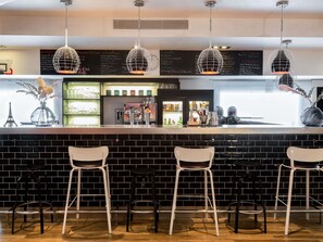 Bar (on property) - Novotel Paris Rueil Malmaison (Rueil-Malmaison)