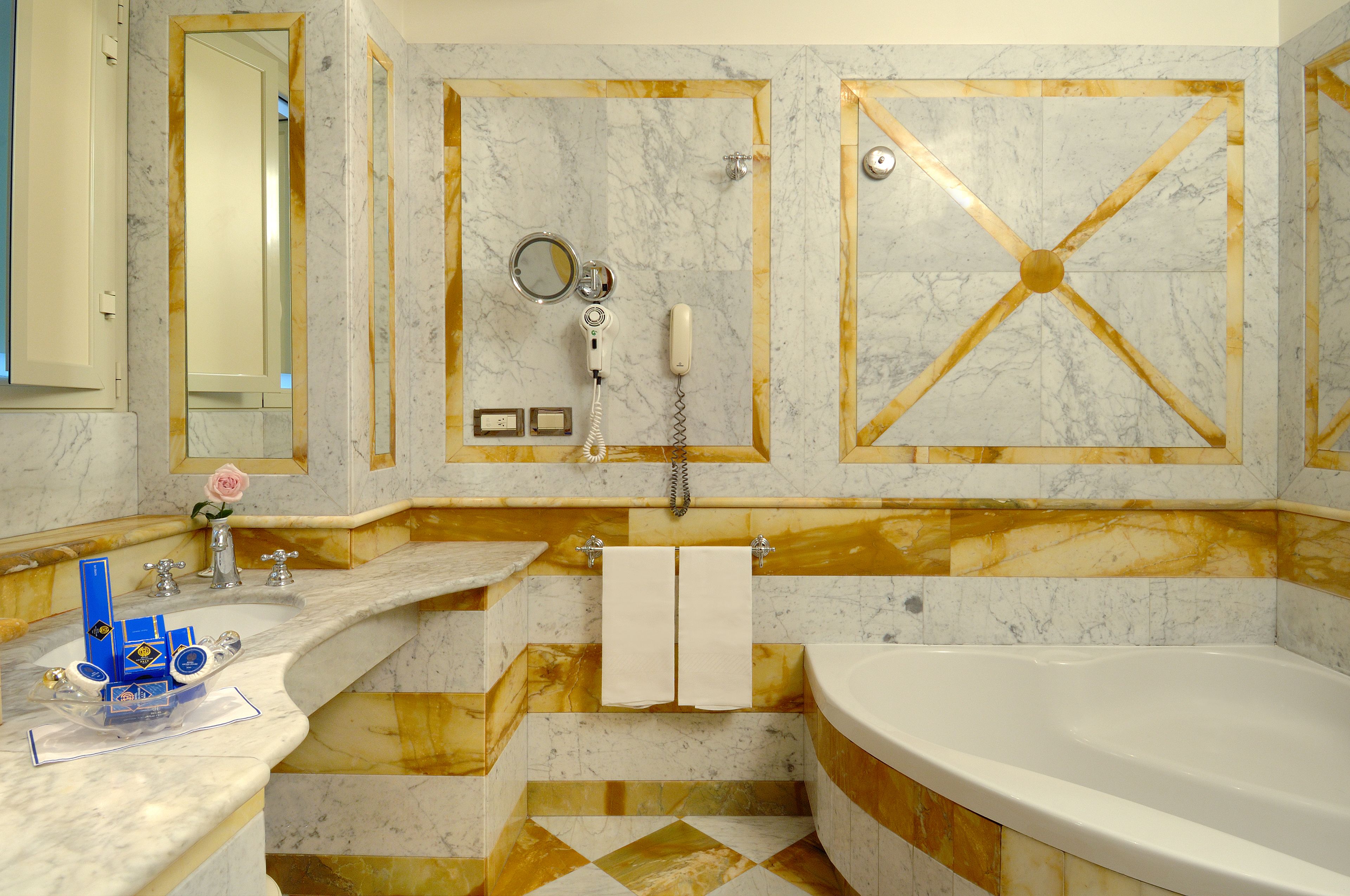 combined shower/bathtub, free toiletries, hair dryer, bidet