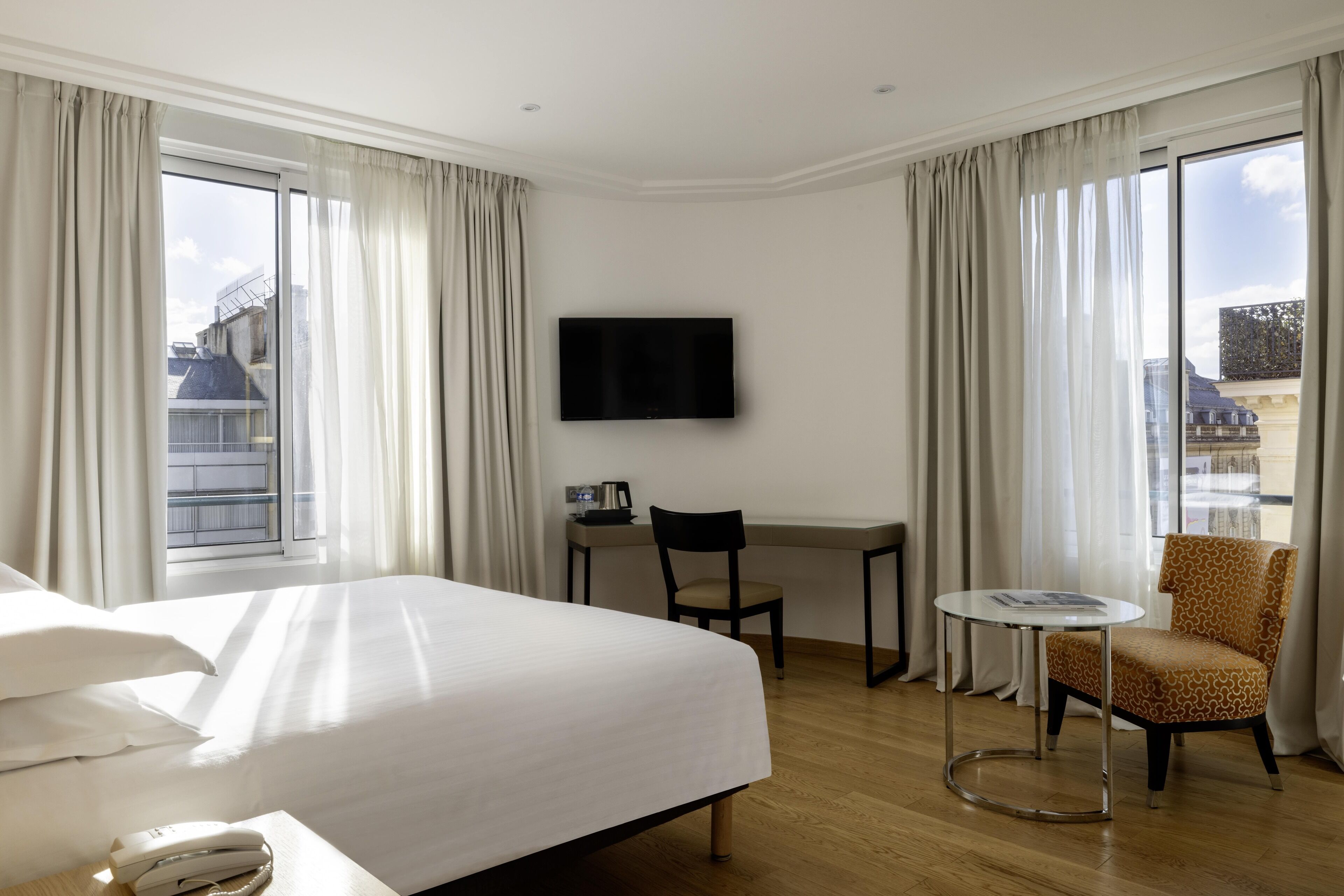 Premium bedding, minibar, in-room safe, desk