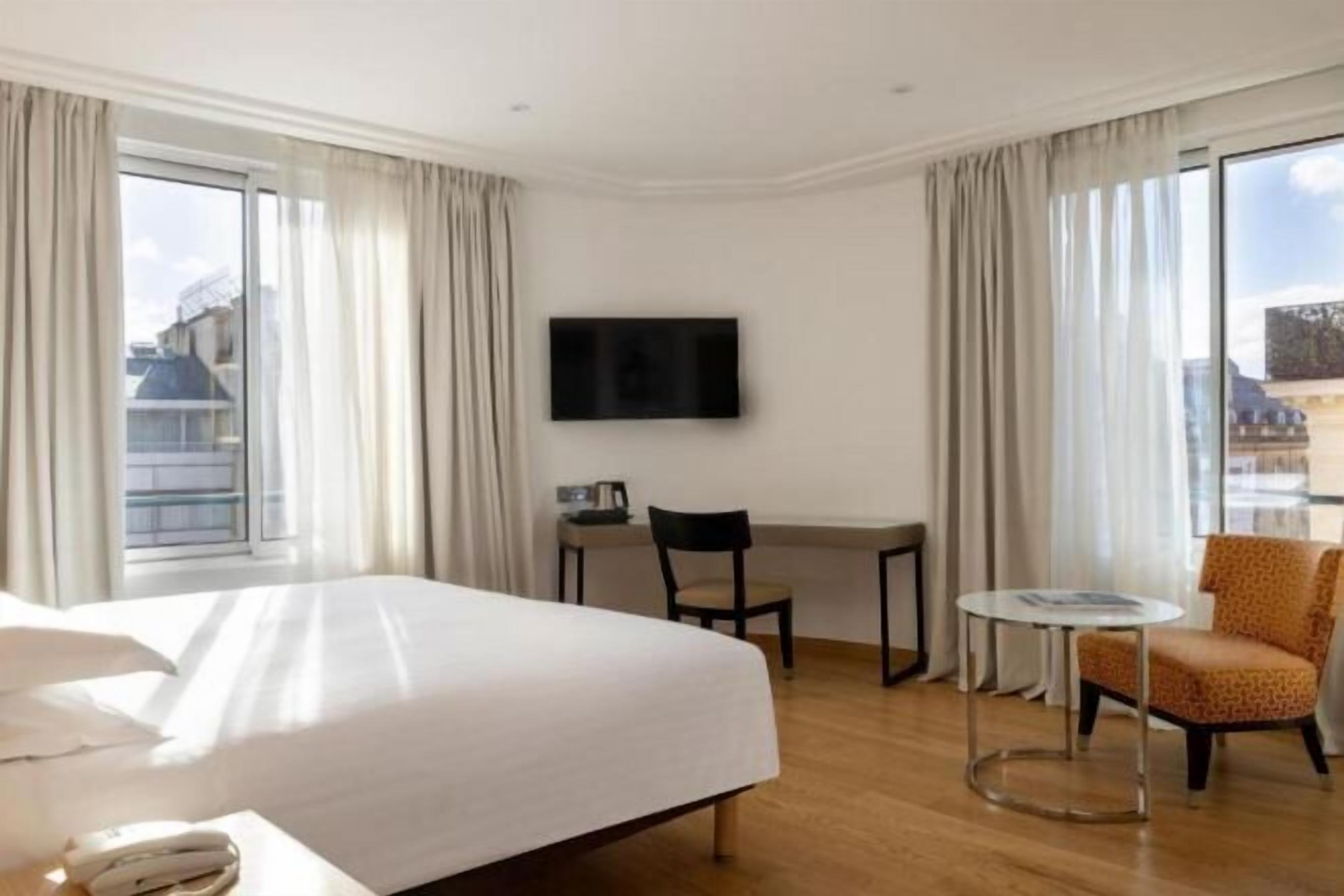 Premium bedding, minibar, in-room safe, desk