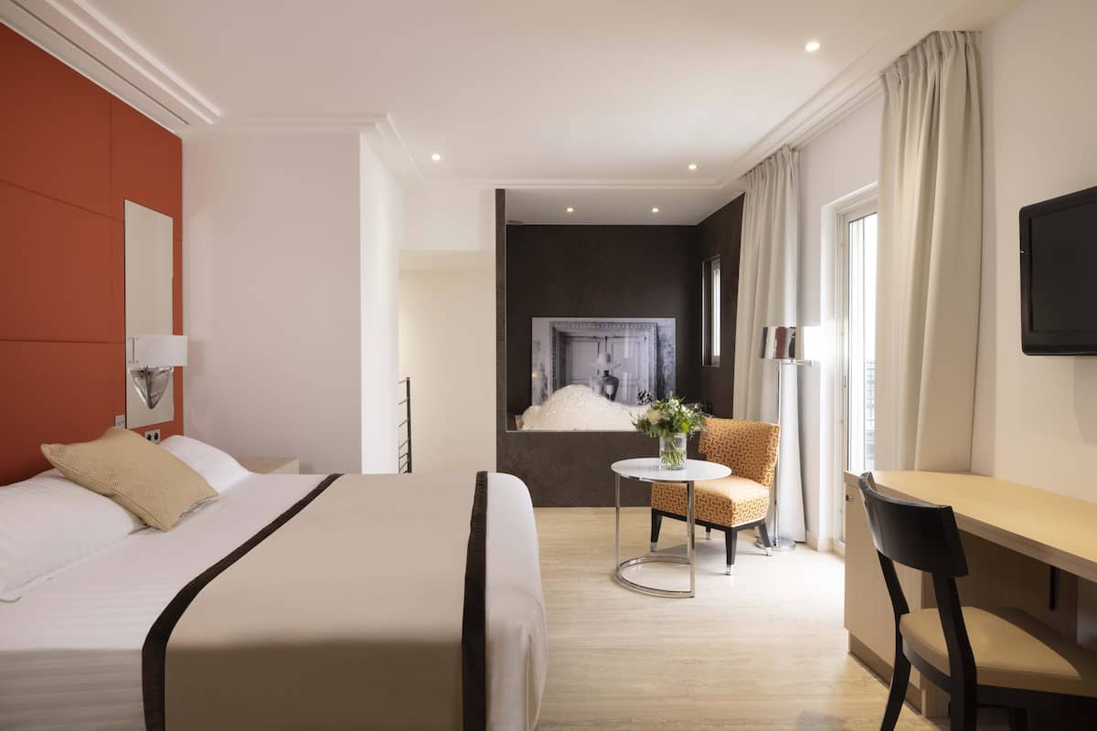 Jacuzzi Castiglione | Sängtillbehör av högsta kvalitet och minibar