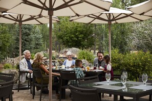 Breakfast, lunch and dinner served