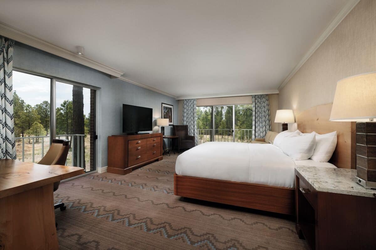 Grand Room, 1 King Bed