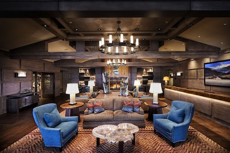 Lobby. Little America Flagstaff