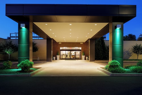 Holiday Inn Hotel & Suites Charleston West by IHG