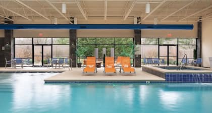 Holiday Inn Hotel & Suites Charleston West by IHG