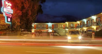 Martin Cash Motel