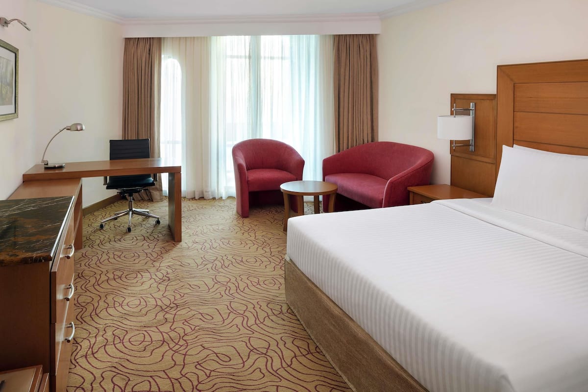 Minibar, in-room safe, desk, laptop workspace