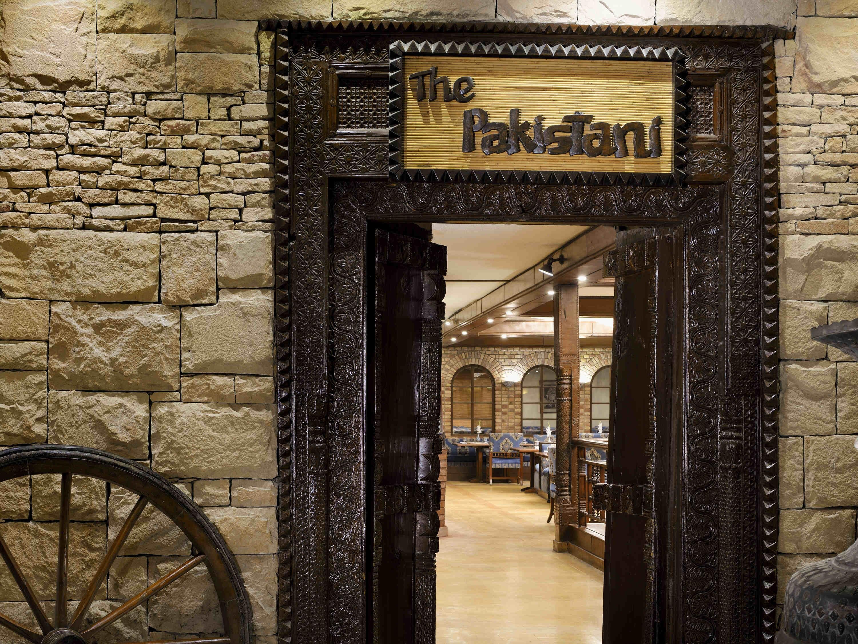 供应晚餐，巴基斯坦菜