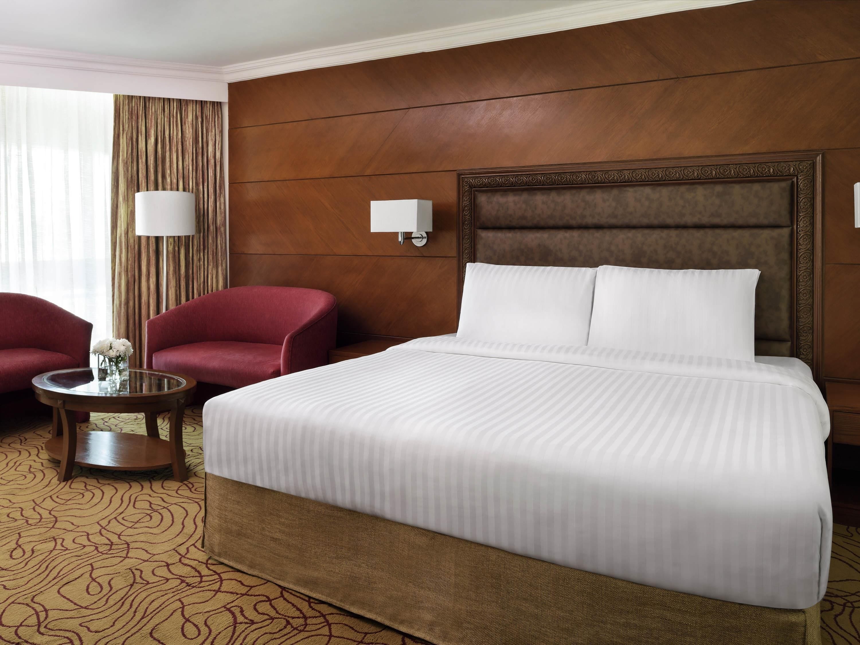 Rom – executive, 1 kingsize-seng | Minibar, safe på rommet, skrivebord og skrivebord for bærbar PC