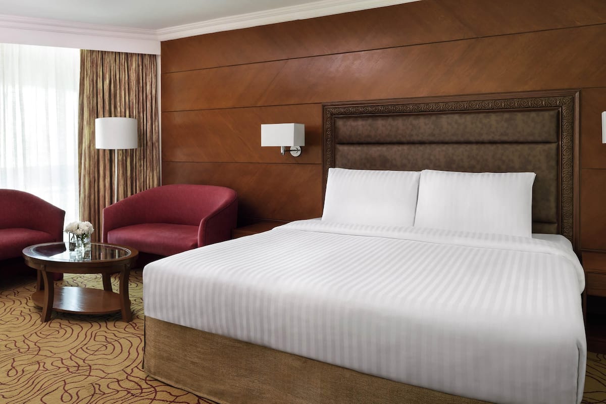 Rom – executive, 1 kingsize-seng | Minibar, safe på rommet, skrivebord og skrivebord for bærbar PC