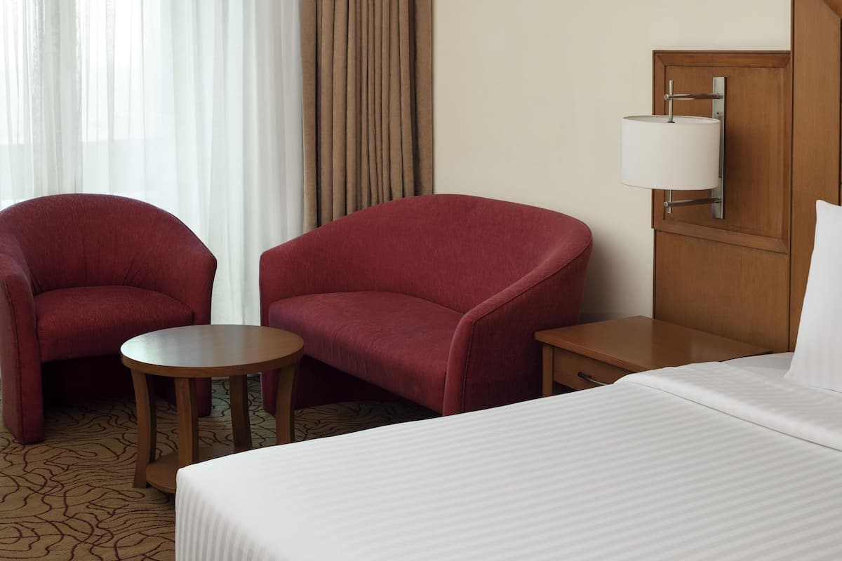 Minibar, két bảo mật tại phòng, bàn