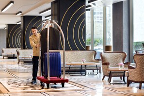 Concierge desk