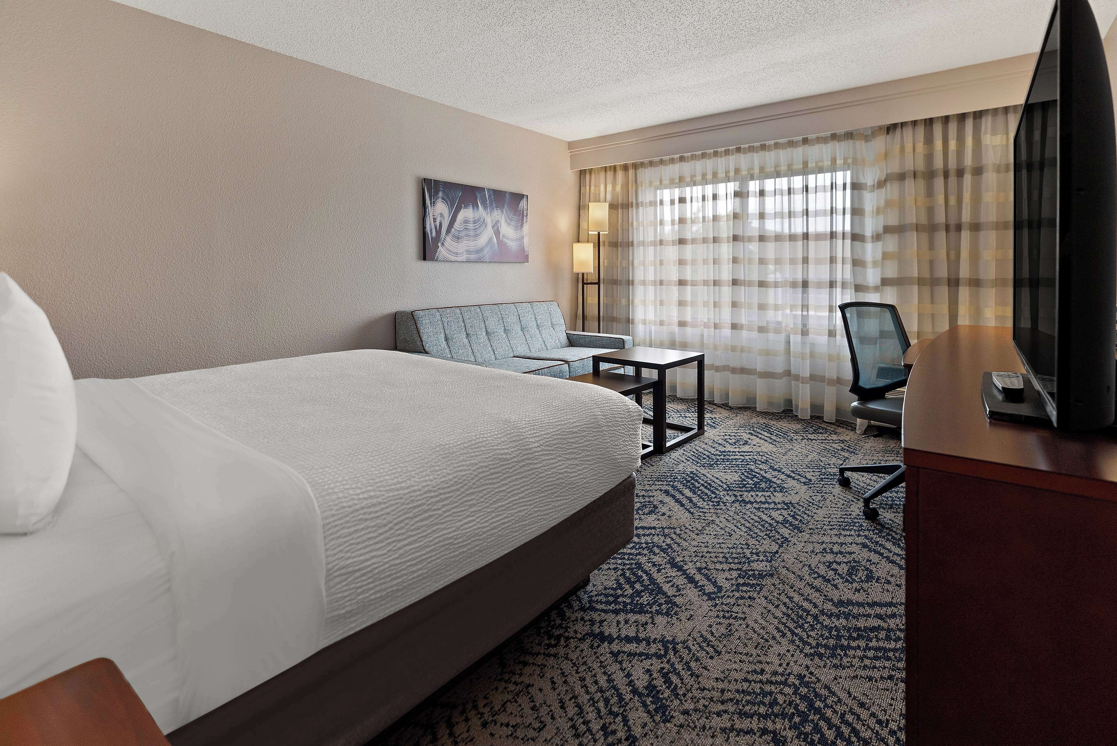Desk, laptop workspace, iron/ironing board, free WiFi - Best Western Spartanburg Northwest (Spartanburg)