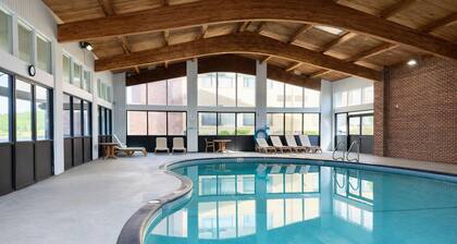 Riverview Inn & Suites
