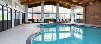Riverview Inn & Suites