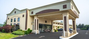 Riverview Inn & Suites