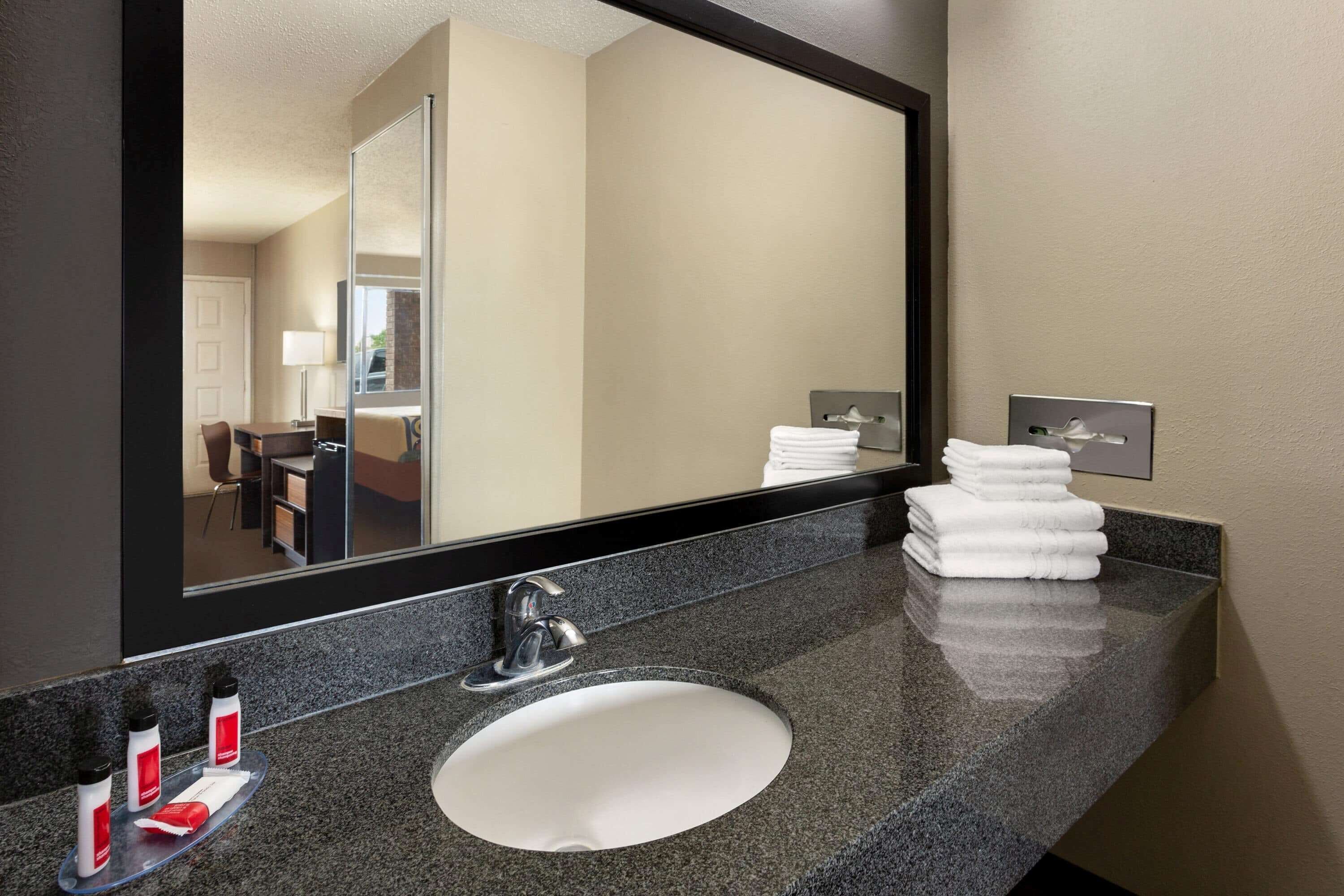 Foto - Super 8 by Wyndham Universal City