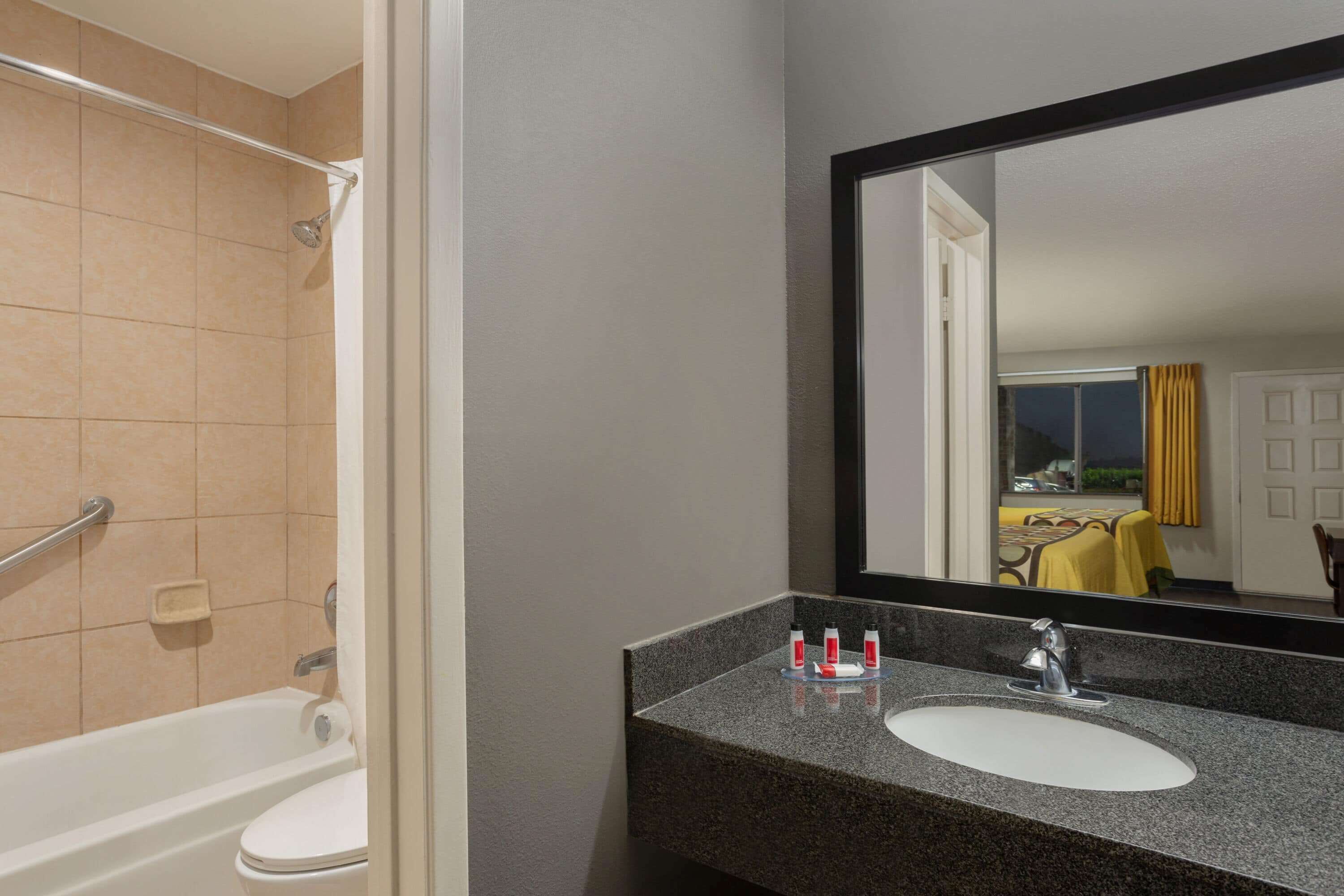 Foto - Super 8 by Wyndham Universal City