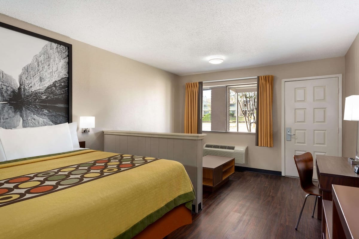Desk, iron/ironing board, free cots/infant beds, free WiFi