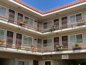 Exterior - Days Inn by Wyndham Alhambra CA (Alhambra)