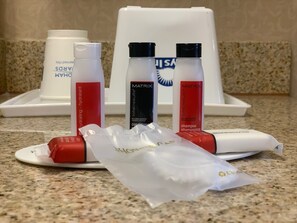 Combined shower/bathtub, free toiletries, hair dryer, towels - Days Inn by Wyndham Alhambra CA (Alhambra)
