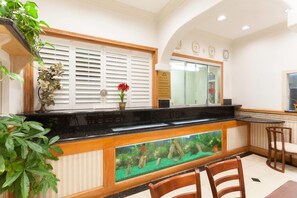 Lobby - Days Inn by Wyndham Alhambra CA (Alhambra)