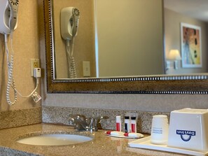 Combined shower/bathtub, free toiletries, hair dryer, towels - Days Inn by Wyndham Alhambra CA (Alhambra)