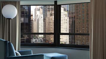 ์ํฐ๋ฃธ, ํน์ฌ์ด์ฆ์นจ๋ 1๊ฐ | ๊ฑฐ์ค ๊ณต๊ฐ | LCD TV, ์ ๋ฃ ์ํ, MP3 ๋ํน ์คํ
์ด์
