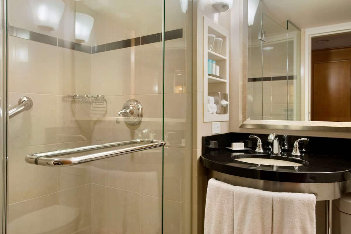 Dusche im Bad