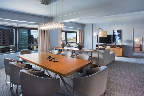 LCD TV, 유료 영화, MP3 도킹 스테이션