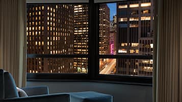 LCD-Fernseher, Pay-TV, MP3-Dockingstation