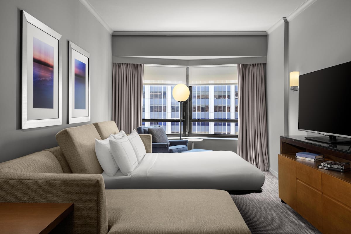 1 bedroom, premium bedding, in-room safe, desk