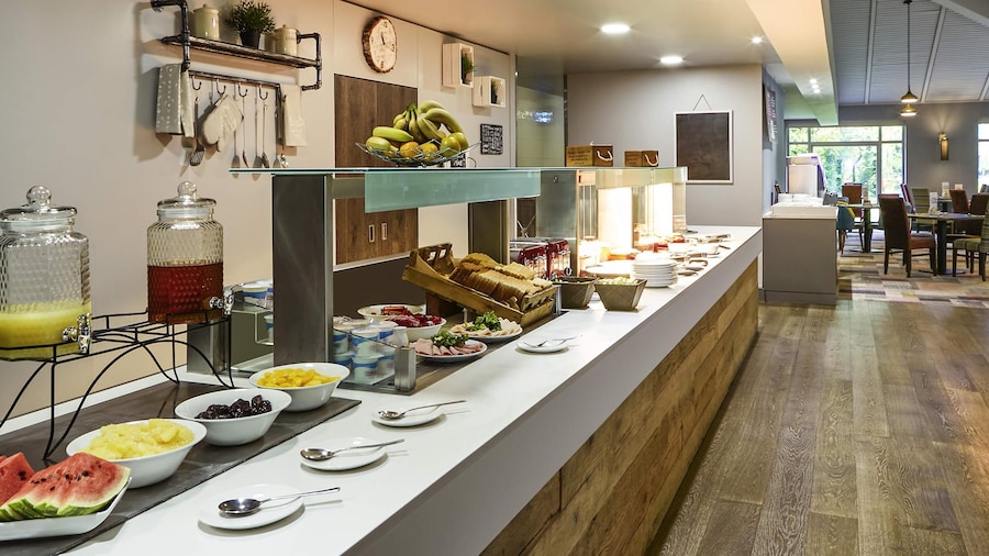 Novotel Manchester West