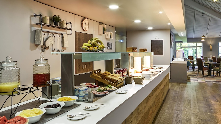 Novotel Manchester West