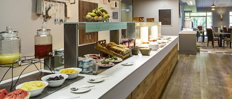 Frokost, lunsj og middag serveres