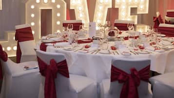屋内結婚式場