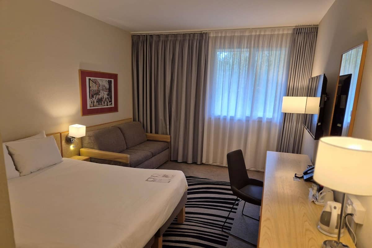 Ropa de cama hipoalergénica y escritorio