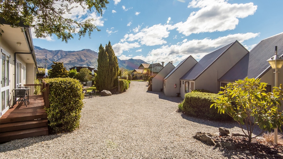 Manuka Crescent Motel