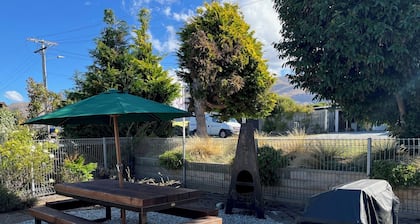 Manuka Crescent Motel