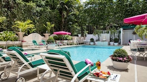 Indoor pool, outdoor pool, sun loungers - The Chesterfield Palm Beach (Palm Beach)