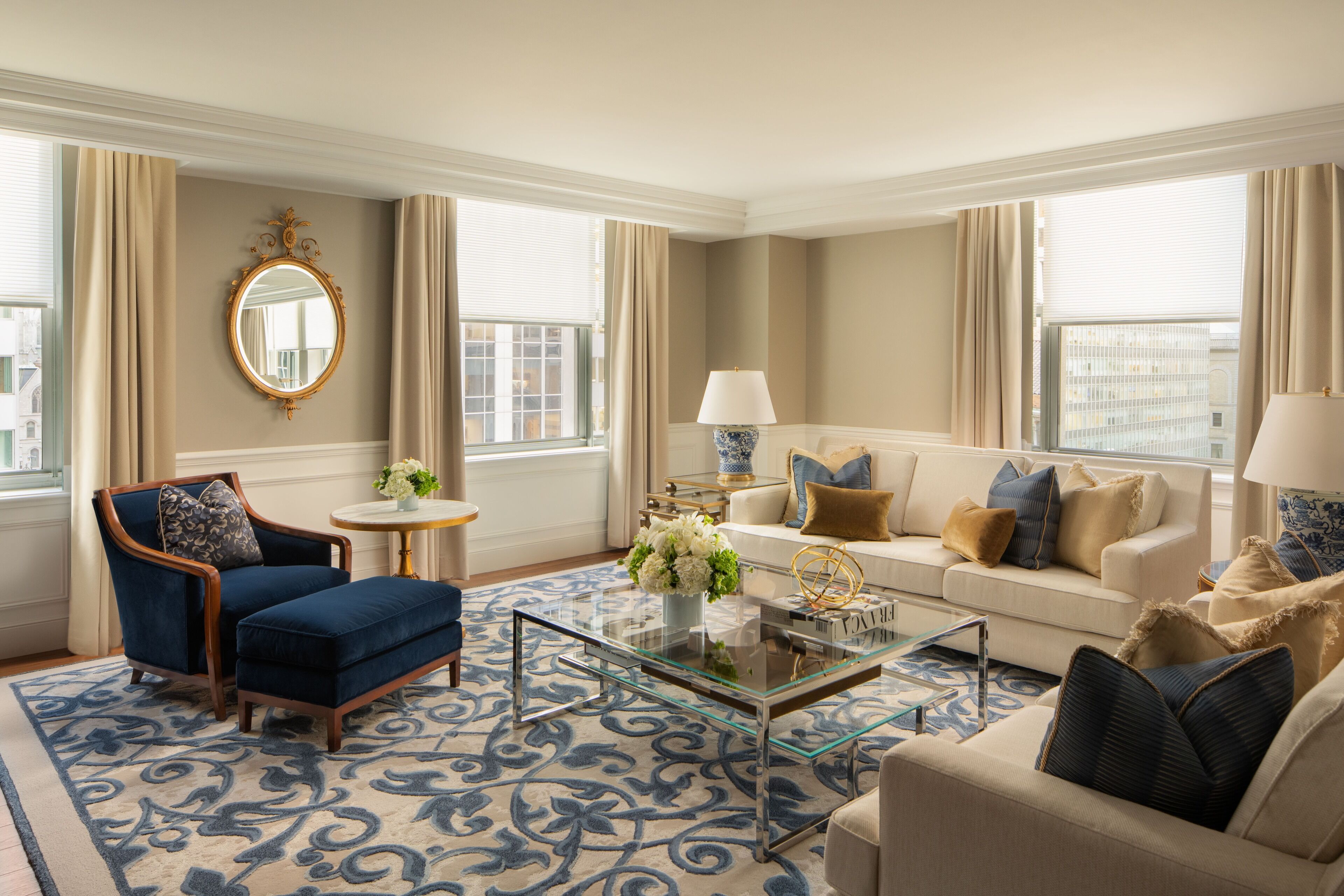 套房, 1 张特大床 | 高档床上用品、加厚床垫、迷你吧、客房内保险箱