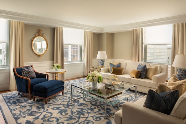 Sviitti, 1 suuri parisänky | Ylelliset vuodevaatteet, pillowtop-patjalliset sängyt, minibaari